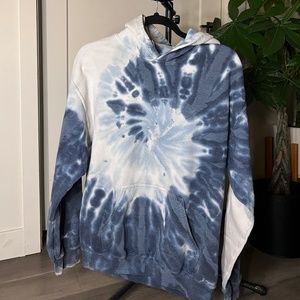 Unknown Brand, Medium, and Blue & White tie dye